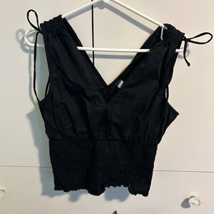 Old Navy Ruched V-Neck Tank Top with Bow Size Small Black